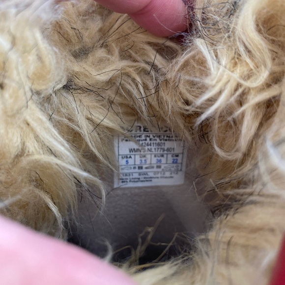 LIKE NEW ! SOREL LACE UP WATERPROOF INSULATED BOOT - Picture 8 of 9